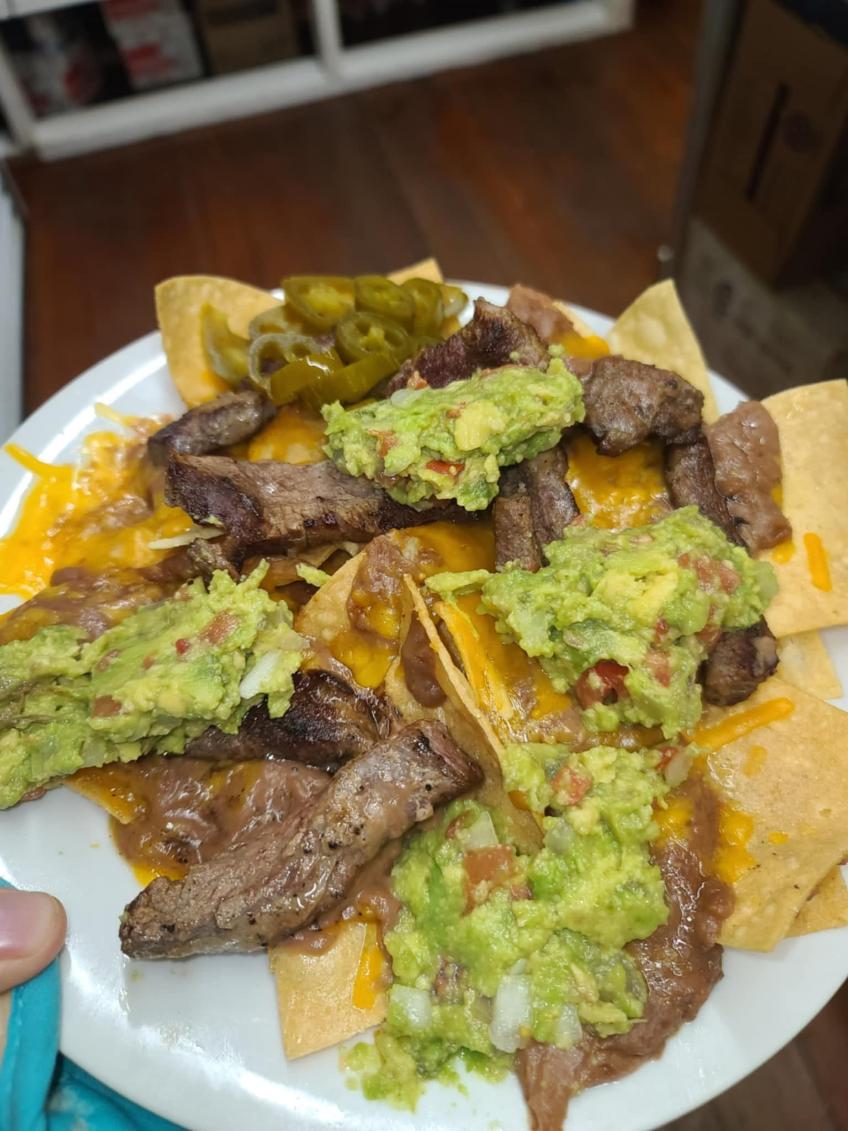 Steak nachos